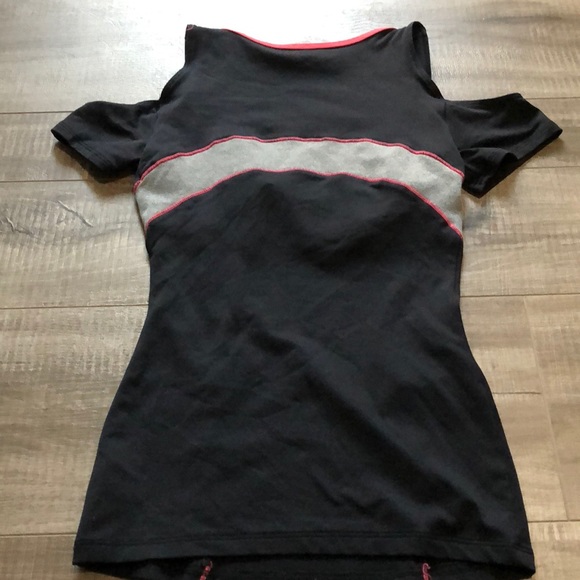 PH8 by Bebe sport top with cutout shoulders - Picture 2 of 3